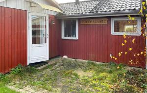 2 Bedroom Beautiful Home In Orø