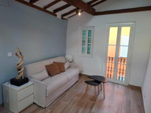 Charmant studio rénové – Place de la République