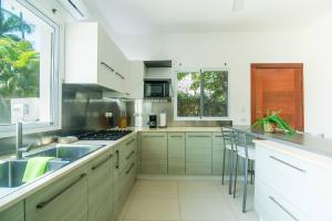 Luxury villa in Beersheba, beautiful beach