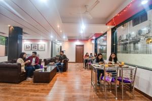 FabHotel The Lily - Nr Bisarjan Ghat