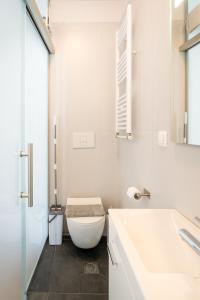 Hippodrome View - Red