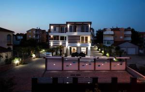 2 Bedroom Beautiful Apartment In Vodice