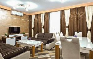 2 Bedroom Beautiful Apartment In Vodice