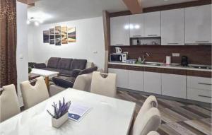 2 Bedroom Beautiful Apartment In Vodice