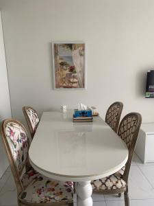 Modern Business Stay with Piano and Guitar