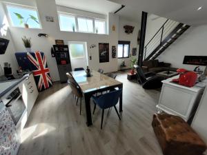 LAppart Indus et Parking Privé