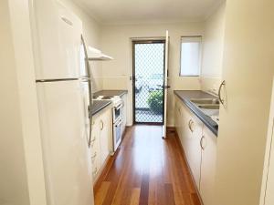 Cosy Ground Floor Walk to Adelaide Oval, City, Zoo & More