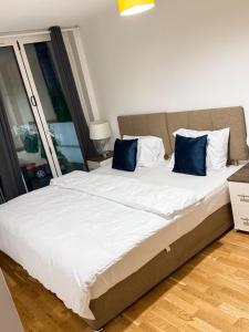 London Luxury Self-Catering Apt with Sleep 6