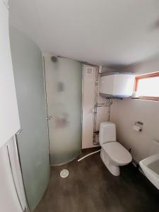 Stuga Med Utsikt Över Vänern I Sjötorp