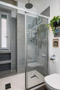 Holi California - Lovely apt with Metro steps away