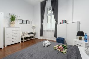 Lumina bright apartment in the City Center