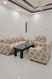 Family-Friendly Modern 2BHK withAmenities