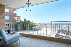 Bondi Oceanview Escape - Walk to beach