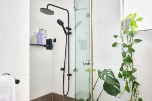 Bondi Oceanview Escape - Walk to beach