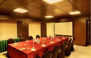 Hotel The Golden Oak Central by Citrus Prime