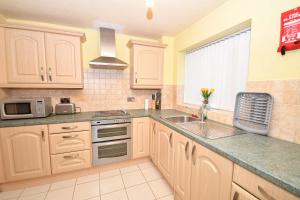 Bright & Spacious 2 Bedroom Apartment in Preston