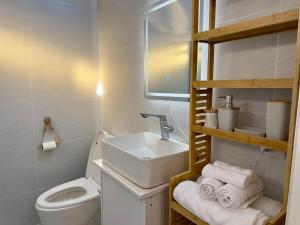 Sunkissed Haven - Coastal Escape