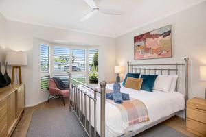 Cerca Del Agua Chic Coastal Home Steps From Beach