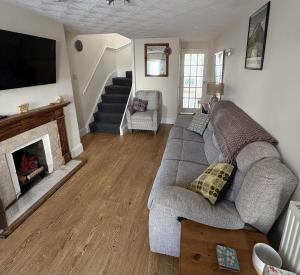 Charming 2 bedroom cottage in Brecon - families and pets welcome!