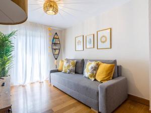 Balcón, luminoso, casco viejo, junto al ayuntamiento