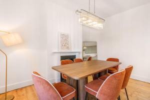 Victorian Queens Park 3BD Maisonette