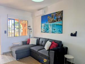 Sunny Getaway with Pool & Rooftop Views VM77