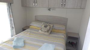 Cosy 3 Bedroom Lodge at Avonvale Holiday Park