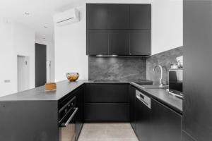 Villa Nura for 8 persons near Poreč with 36 m2 heated pool, with sauna & sea view