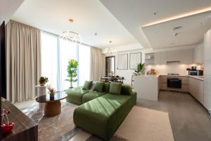 Luxury 3BR Skyline Apartment - Sobha The Crest Dubai