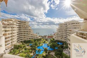 BenalBeach excellent Apt with front sea views