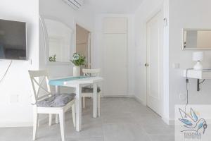 BenalBeach excellent Apt with front sea views