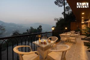 StayVista at Evaara Woods with BBQ & Bonfire