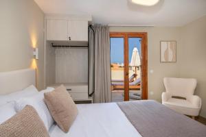 Bow Complex Apartment- In the Heart of Old Harbour