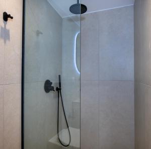 Bow Complex Apartment- In the Heart of Old Harbour