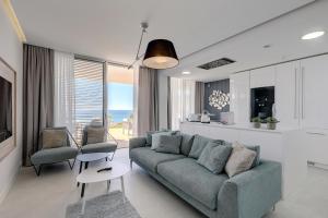 TheEdgeByTheSea Oyster