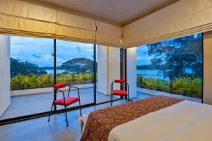 Lakefront Private Pool Villa Full Privacy Nature Escape