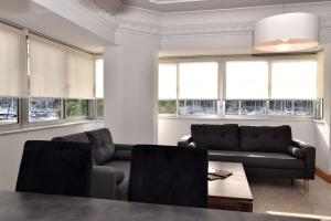 2 Bedroom Central & Spacious with Sea Views