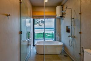 Lakefront Private Pool Villa Full Privacy Nature Escape