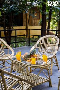 StayVistas Timber Cottage - Cozy Cottages with Indoor Games