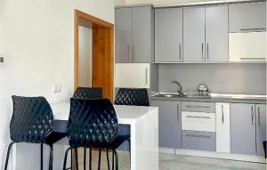 1 Bedroom Lovely Apartment In Vir