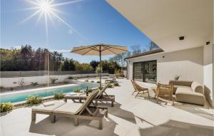 Awesome Home In Nova Vas