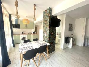 Second-line Beach Apartment - Saffari