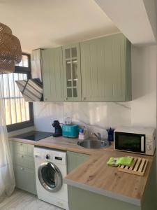 Second-line Beach Apartment - Saffari