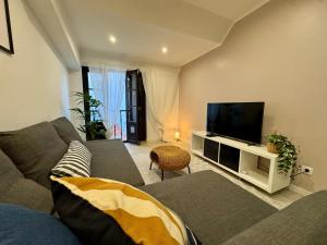 Heart of Cascais Cozy 2BR Steps from Beach