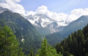 Stunning Apartment In Temù With Wifi