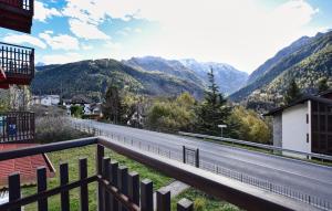 Stunning Apartment In Temù With Wifi