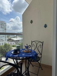 Coastal apartment with pool access and viewpoint