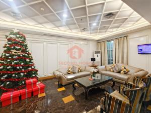 Strategic 1BR Bellezza Apt Green Gem Max 6