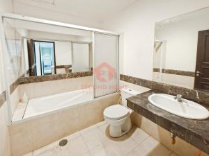 Strategic 1BR Bellezza Apt Green Gem Max 6