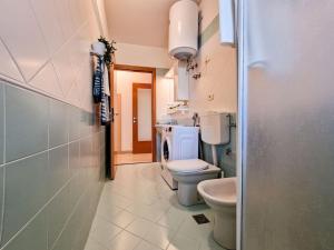 Modern beachside flat-Beahost